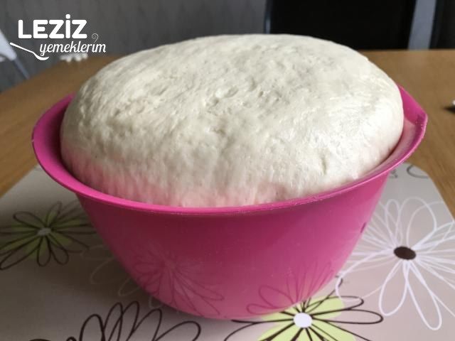 Pastahane Tadında Peynirli Katmer Poğaça