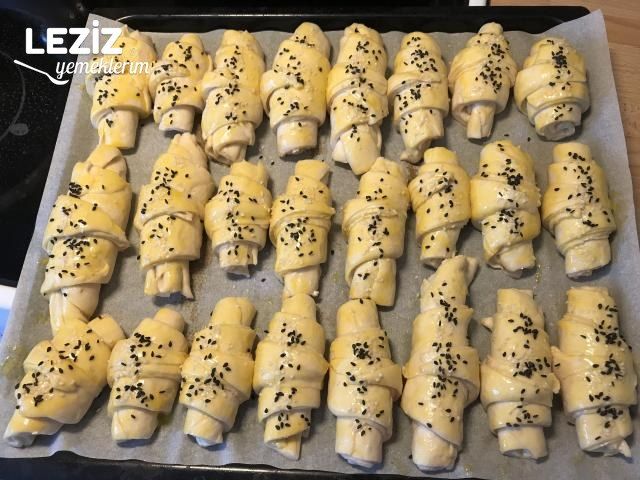 Pastahane Tadında Peynirli Katmer Poğaça