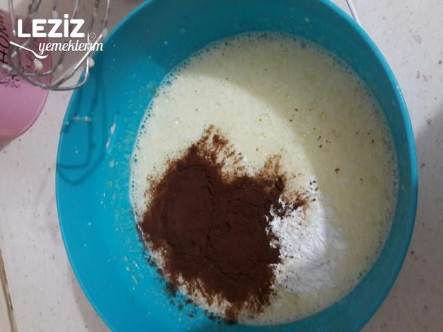Islak Kek (Aşama Aşama Anlatım)