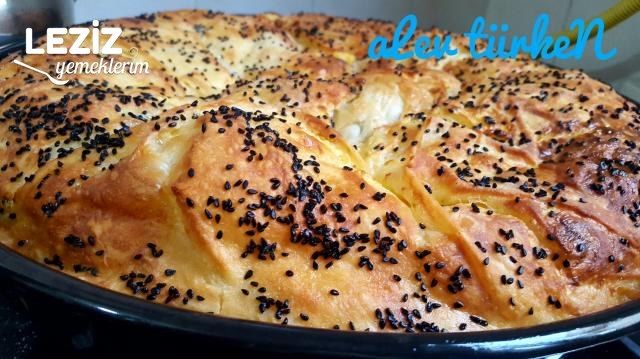 Şahane Tepsiye Sığmayan Börek (Su Böreği Tadında)