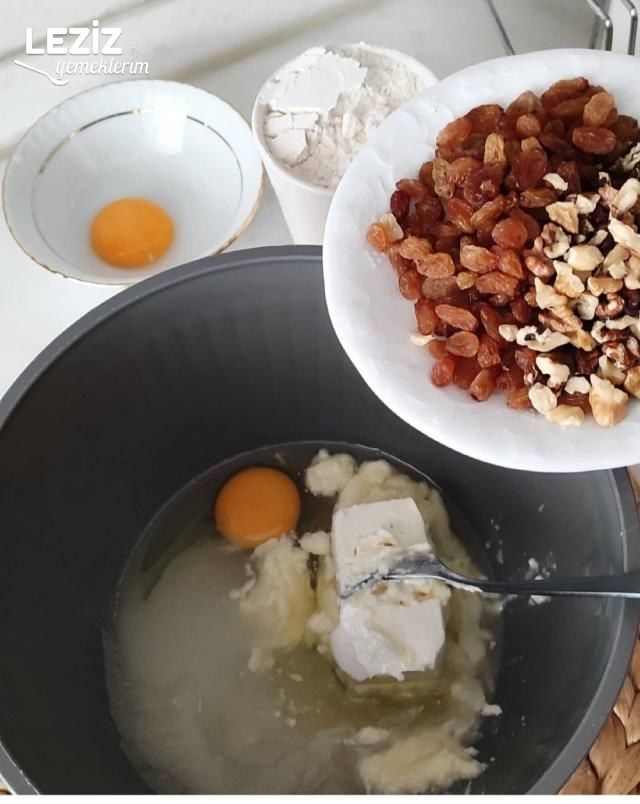 Cevizli Kuru Üzümlü Kurabiye Tarifi