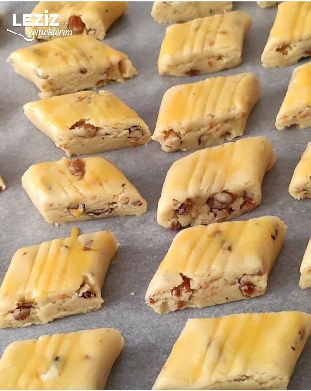 Cevizli Kuru Üzümlü Kurabiye Tarifi