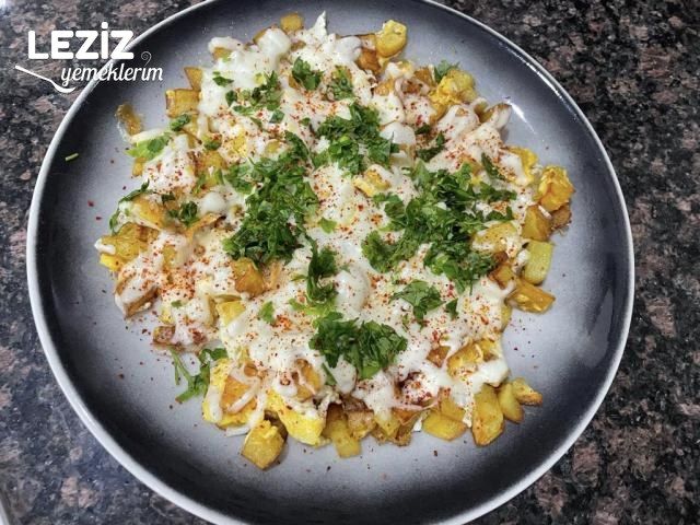 Kahvaltılık Patatesli Kaşarlı Yumurta
