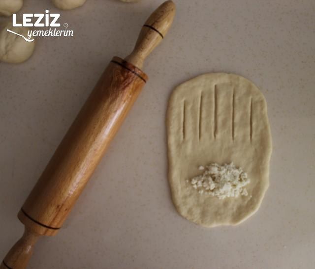 Peynirli Şerit Poğaça Tarifi