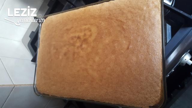 Pratik Vişneli Kremalı Pasta (Tembel Pastası)