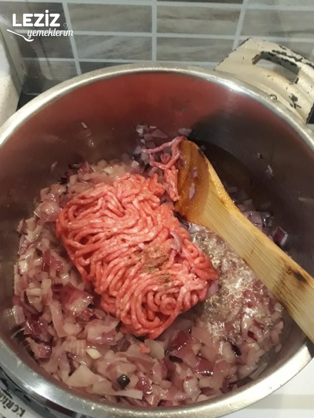 Peynirli Ve Kıymalı Kır Pidesi