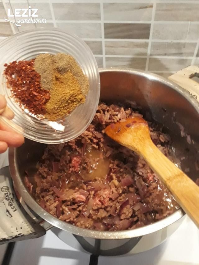 Peynirli Ve Kıymalı Kır Pidesi