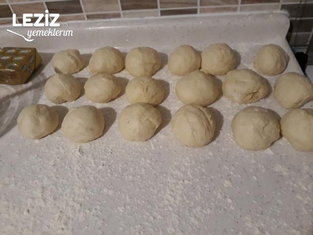 Peynirli Ve Kıymalı Kır Pidesi