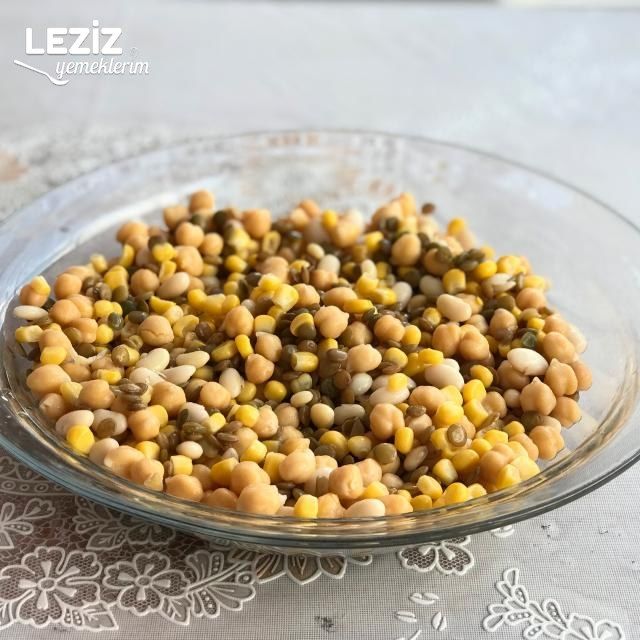 Yoğurtlu Bakliyat Salatası