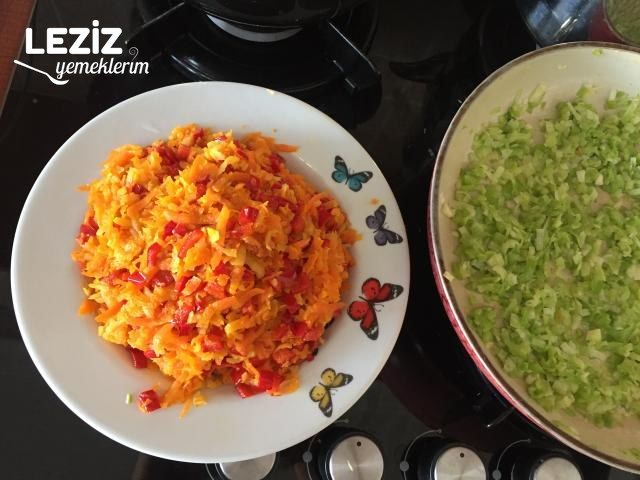 Sağlıklı Bol Sebzeli Yoğurtlu Patates Salatası