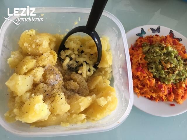 Sağlıklı Bol Sebzeli Yoğurtlu Patates Salatası