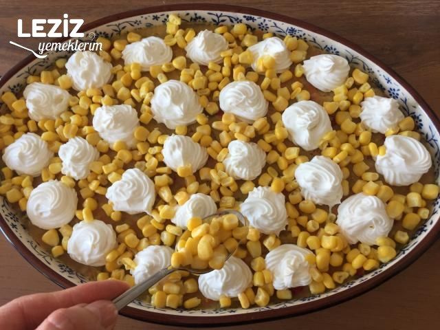 Sağlıklı Bol Sebzeli Yoğurtlu Patates Salatası