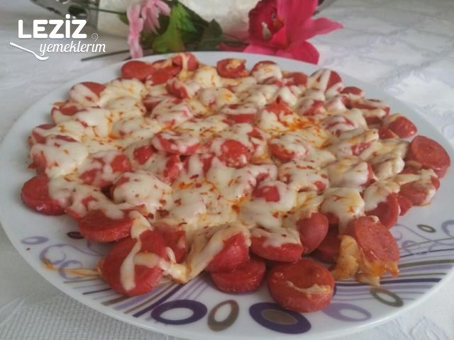 Salçalı Kaşarlı Sosis (5 Dakikada Hazır)