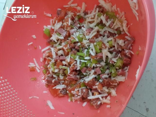 Nefis Pizza Börek Tarifi