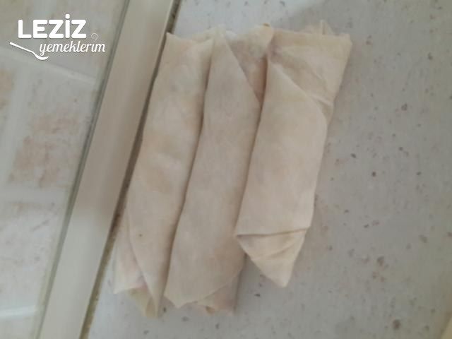 Nefis Pizza Börek Tarifi