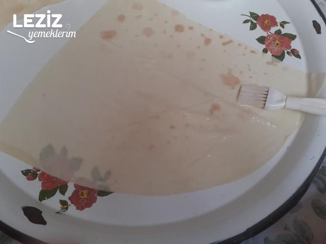 Dışı Çıtır İçi Yumuşak Midye Börek Tarifi