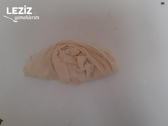 Dışı Çıtır İçi Yumuşak Midye Börek Tarifi