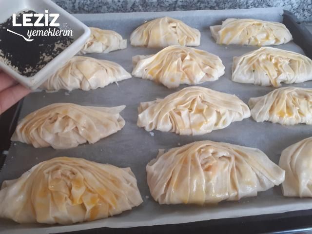 Dışı Çıtır İçi Yumuşak Midye Börek Tarifi