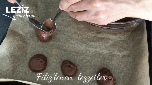 3 Malzemeli Browni Görünümlü Sufle Tadında Kurabiye Leziz Yemeklerim