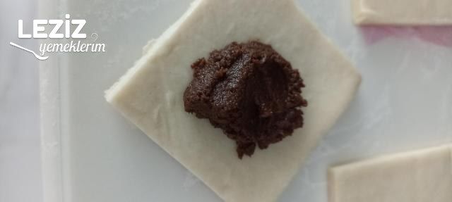 Lokmalık Susamlı Milföy Topları