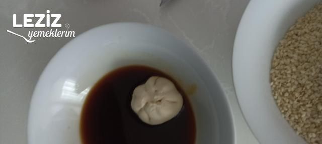Lokmalık Susamlı Milföy Topları