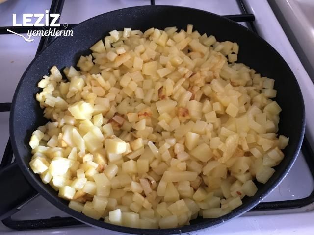 Kahvaltılık Yumurtalı Patates Yapımı