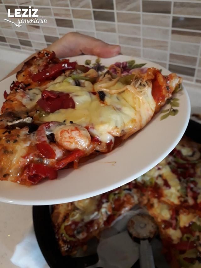 Sebzeli Pizza