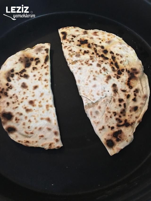 El Açması Pırasalı Börek