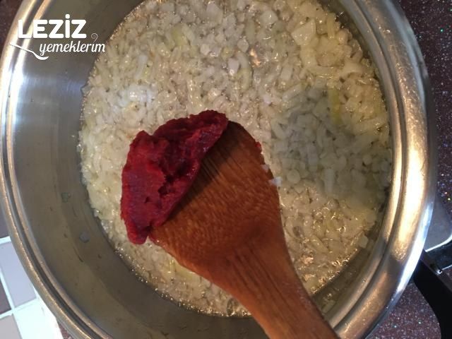 El Açması Pırasalı Börek