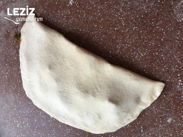El Açması Pırasalı Börek