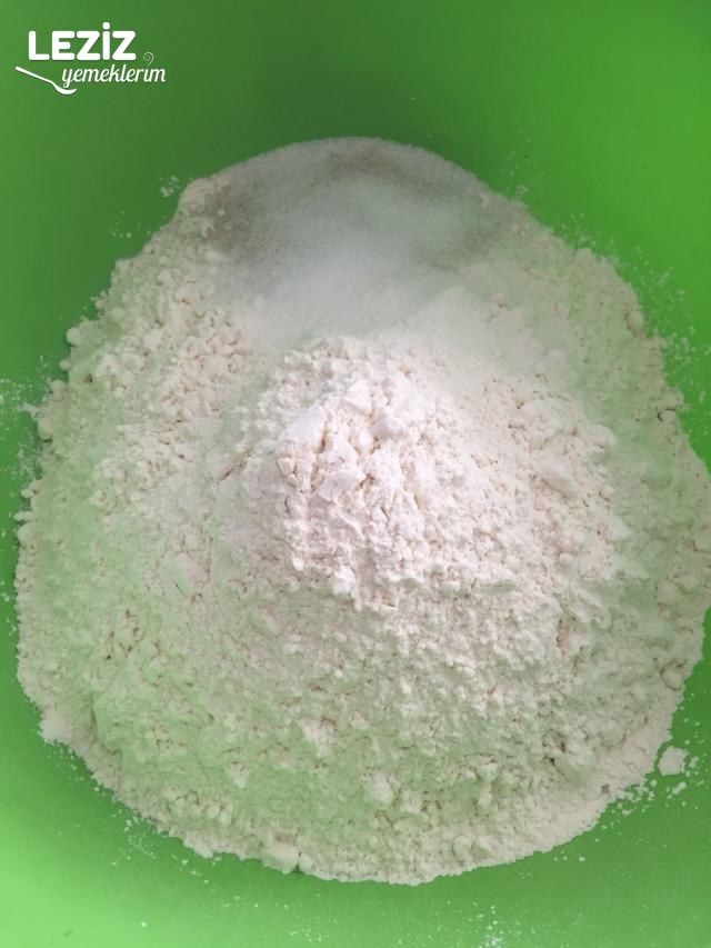 Haşhaşlı Cevizli Çörek