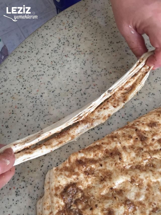 Haşhaşlı Cevizli Çörek