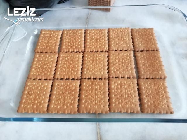 Muhallebili Bisküvi Pastası Tarifi