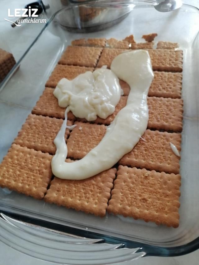 Muhallebili Bisküvi Pastası Tarifi