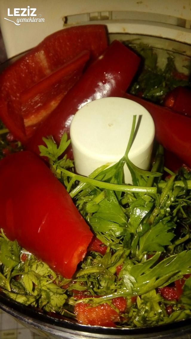 Yağ Eritmek İçin Domates Biberli Karışım