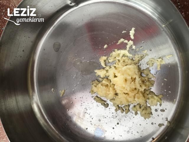 Tavuk Etli Ekşili Köfte Tarifi