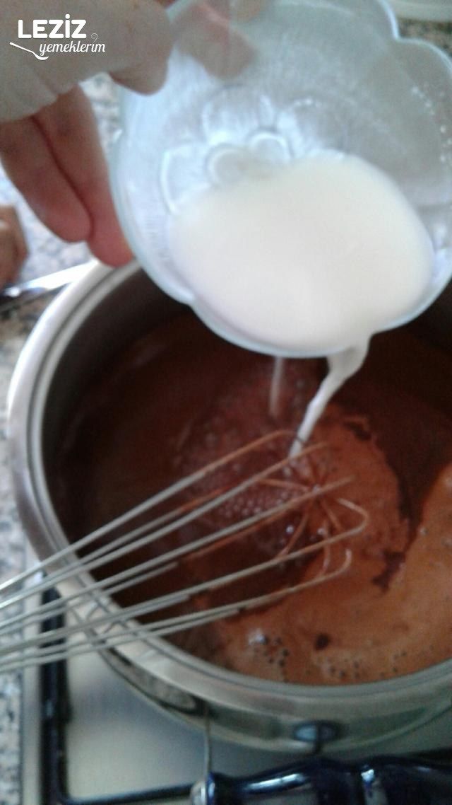 Gül Şekilli Bisküvi Tatlısı