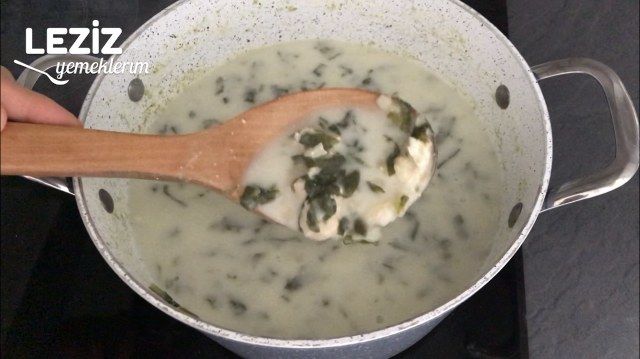 Şifa Niyetine Tavuklu Ayran Aşı Çorbası (Videolu)