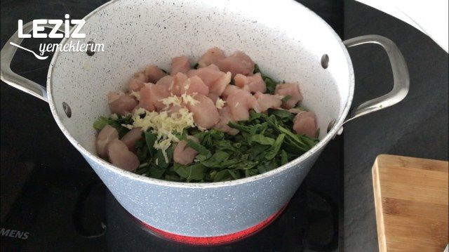 Şifa Niyetine Tavuklu Ayran Aşı Çorbası (Videolu)