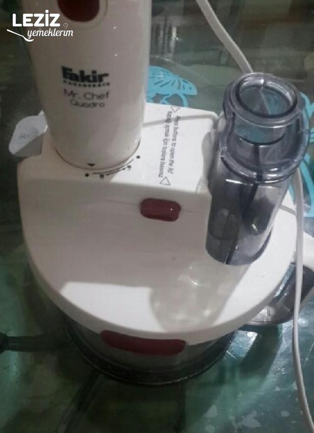 El Değmeden Pratik Yumuşacık Mangal Tadında Köfte