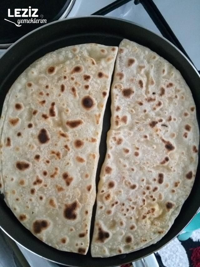 Mayasız Hamurdan Peynirli Gözleme