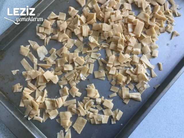 Ravioli Makarna Peynir Dolgulu Domates Soslu