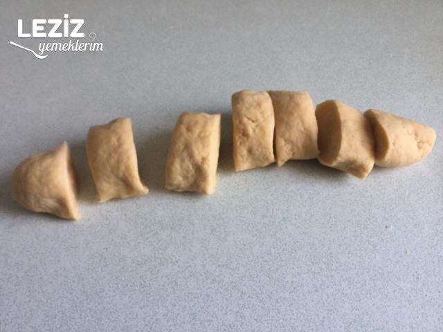 Ravioli Makarna Peynir Dolgulu Domates Soslu