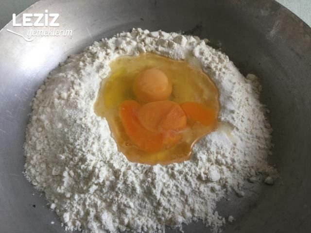 Ravioli Makarna Peynir Dolgulu Domates Soslu