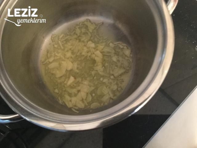 Ravioli Makarna Peynir Dolgulu Domates Soslu