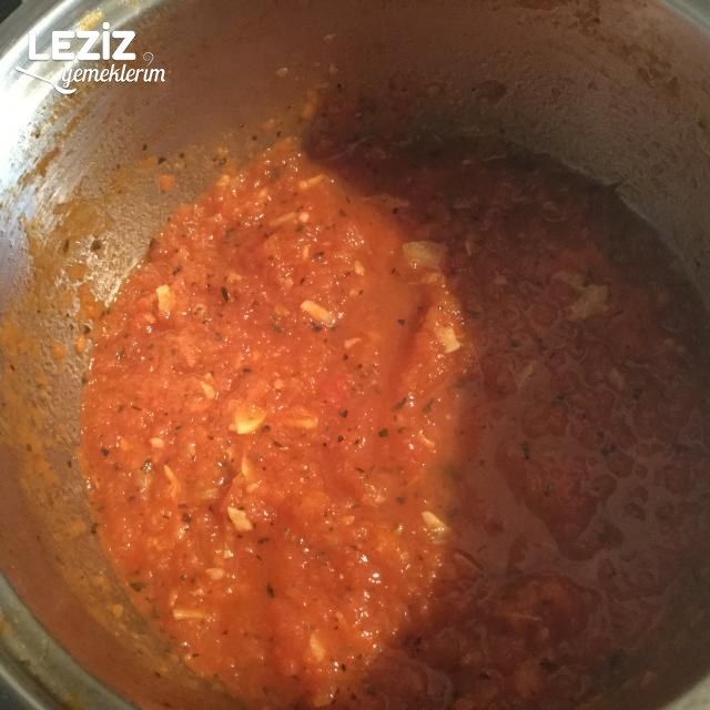 Ravioli Makarna Peynir Dolgulu Domates Soslu