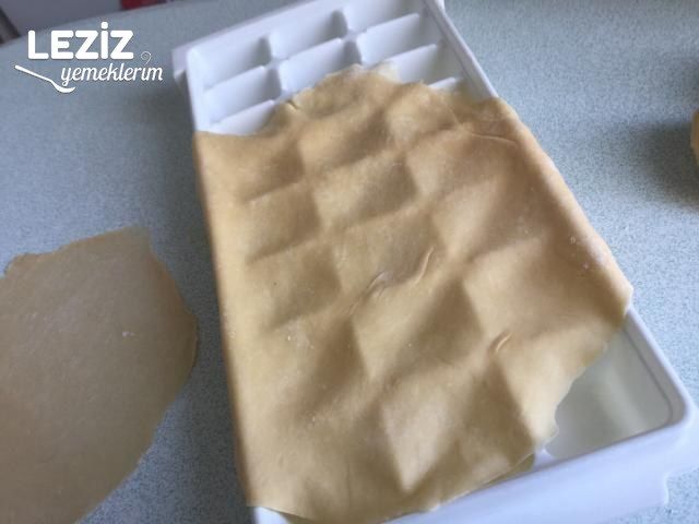 Ravioli Makarna Peynir Dolgulu Domates Soslu