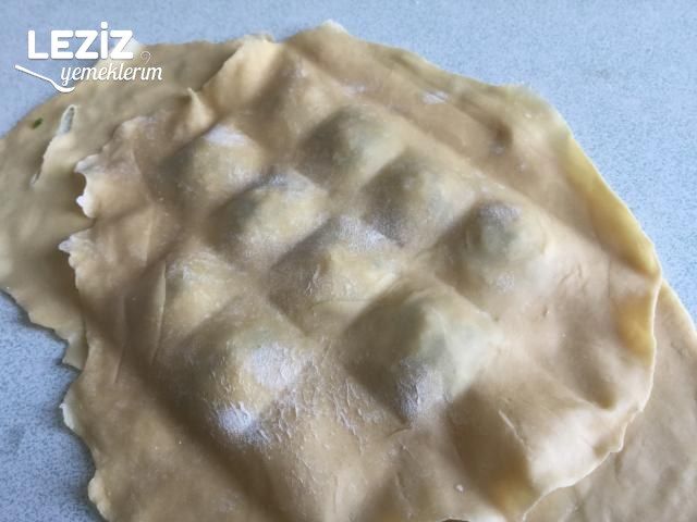 Ravioli Makarna Peynir Dolgulu Domates Soslu