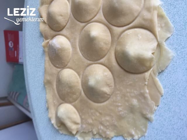 Ravioli Makarna Peynir Dolgulu Domates Soslu