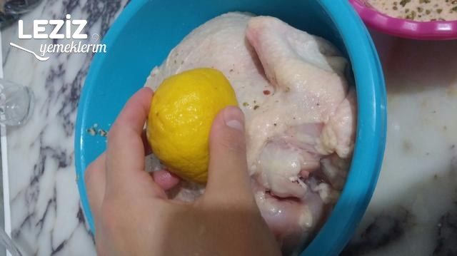 Fırında Nar Gibi Kızarmış Tavuk